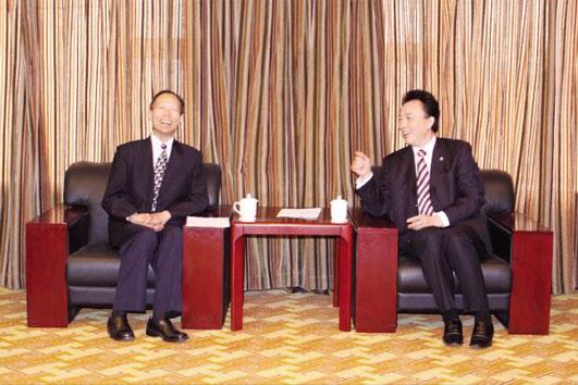 集團與濟光學院簽署合作協議